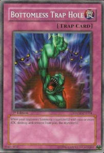 Bottomless Trap Hole⁣ - Structure Deck: Zombie World⁣ (Common)⁣ [034]